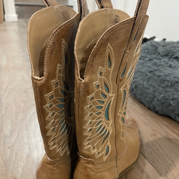 Bandera “faux leather” Boots size 10M “Gently Used” - Picture 4 of 7